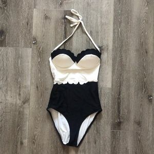 TopShop Black & White One Piece w Ruffles Size 4